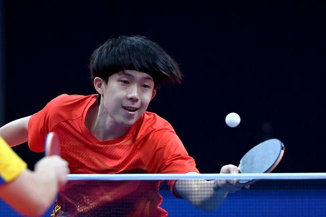 刘丁硕闯入全运会乒乓球男单决赛的相关图片